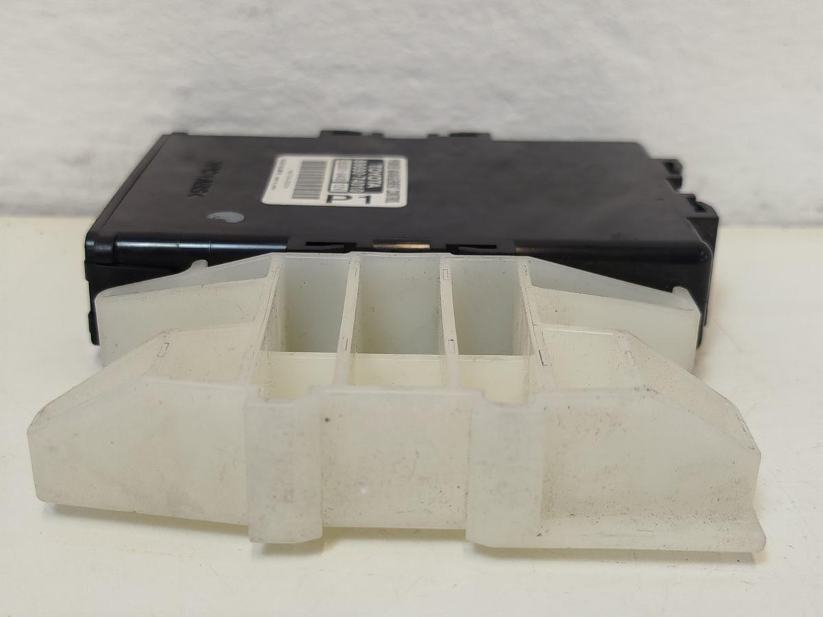 Toyota IQ Typ AJ Steuerger&auml;t Modul Elektronikmodul Power Managemant OEM