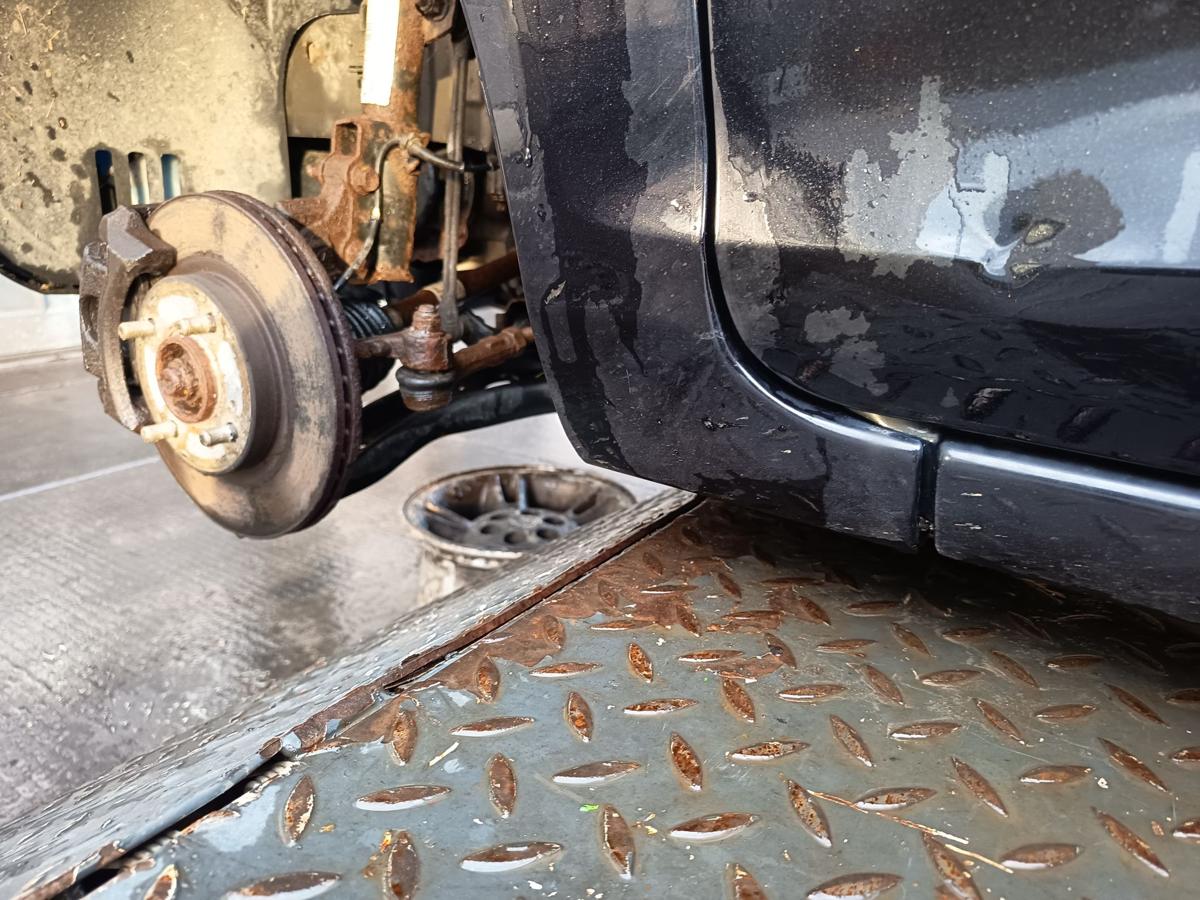 Ford Fiesta VII original Kotfl&uuml;gel links Seitenteil Pantherschwarz Bj 2012