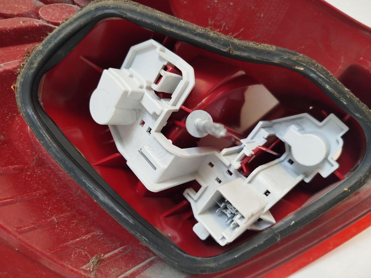 Ford Fiesta JA8 R&uuml;ckleuchte rechts R&uuml;cklicht Heckleuchte 3/5 t&uuml;rer Heckleuchte