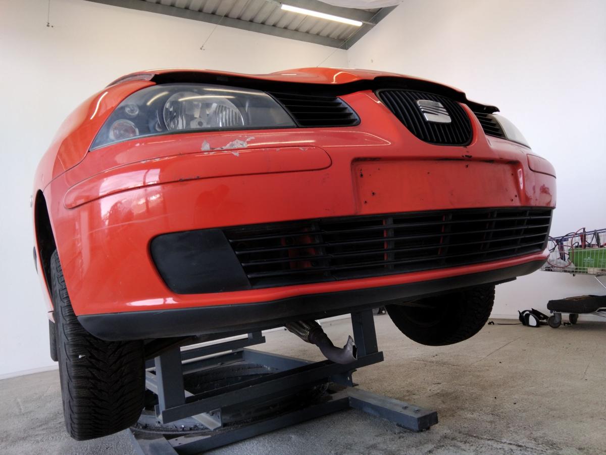 Seat Ibiza III 6L original Stoßstange Stossfänger vorn flashrot LP3G BJ2002