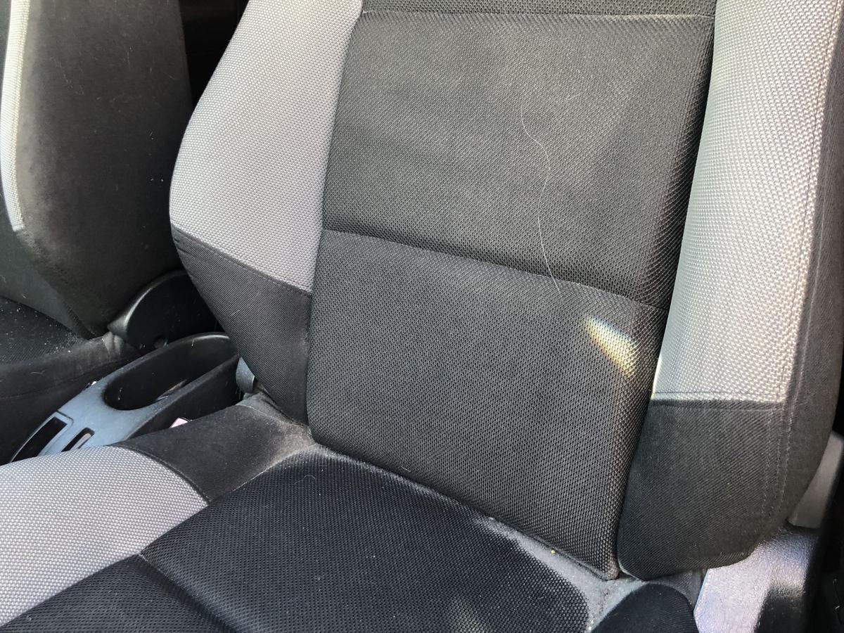 Peugeot 207 WA WC Sitz vorn links Fahresitz nur f&uuml;r 5 t&uuml;rer Stoffsitz Autositz