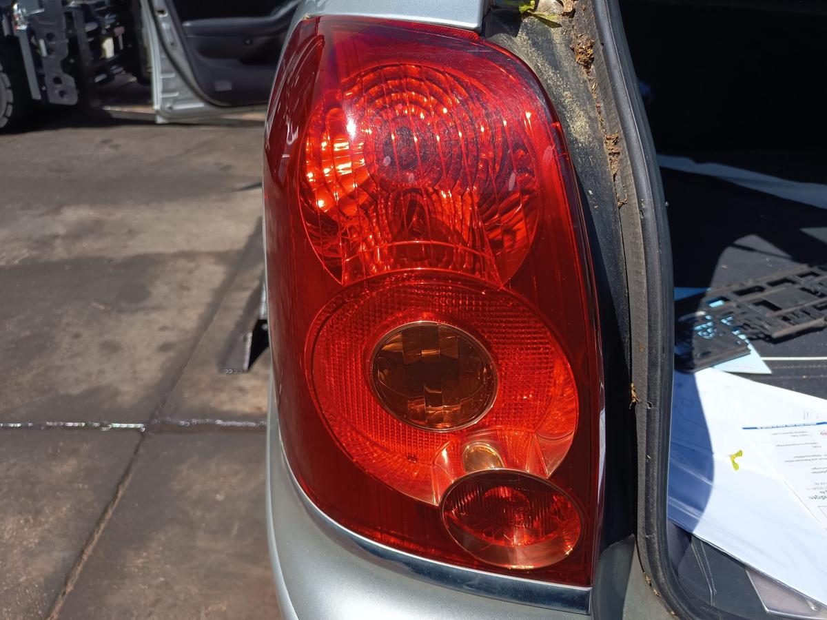 Toyota Avensis T25 Kombi original R&uuml;ckleuchte links Heck Schluss Licht Bj 2005