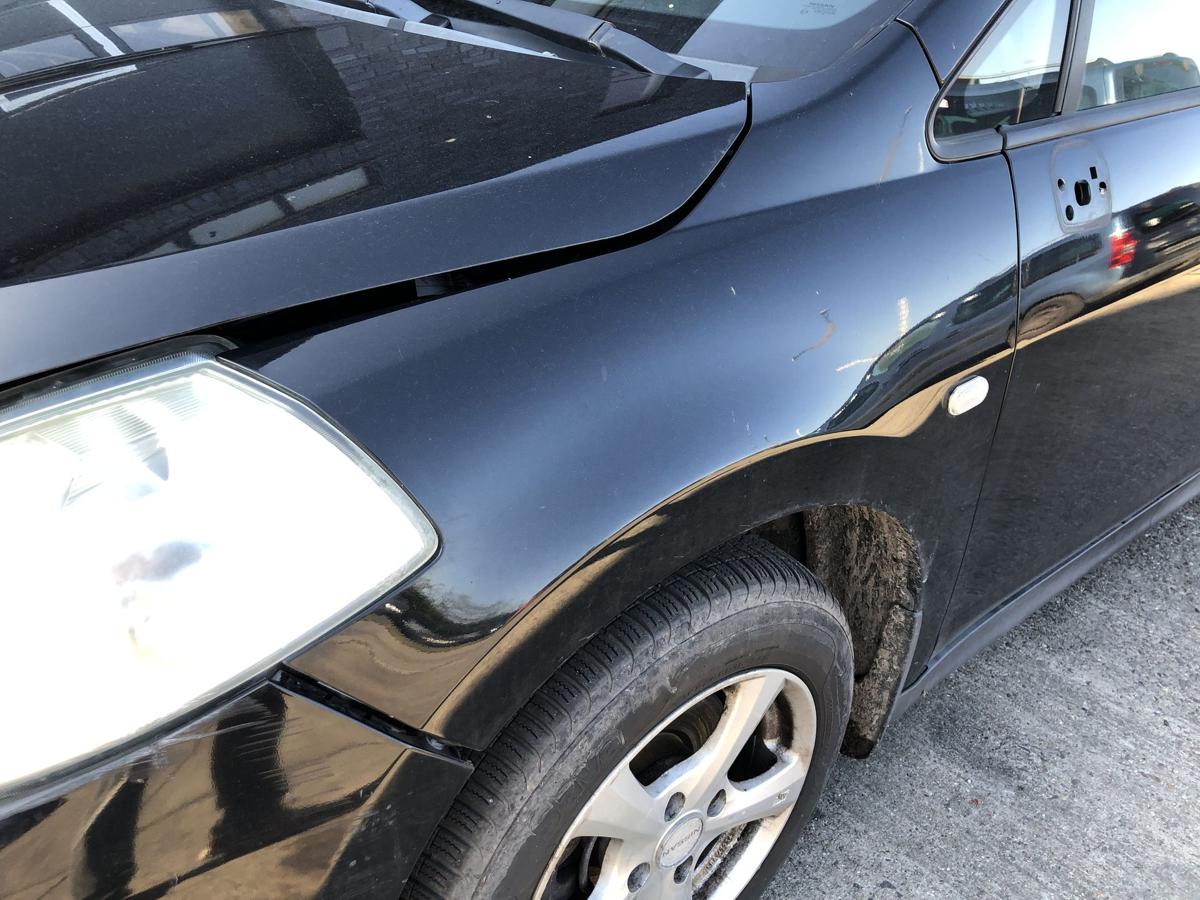 Nissan Tiida C11 Kotfl&uuml;gel vorn links Fahrerseite KH3 Superblack