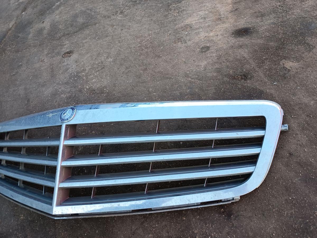 Mercedes S/W204 original K&uuml;hlergrill Frontmittelst&uuml;ck Chrom Bj 2009