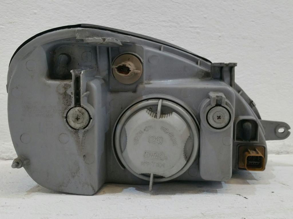 Daewoo Nubira KLAJ Scheinwerfer Hauptscheinwerfer Frontscheinwerfer links H4