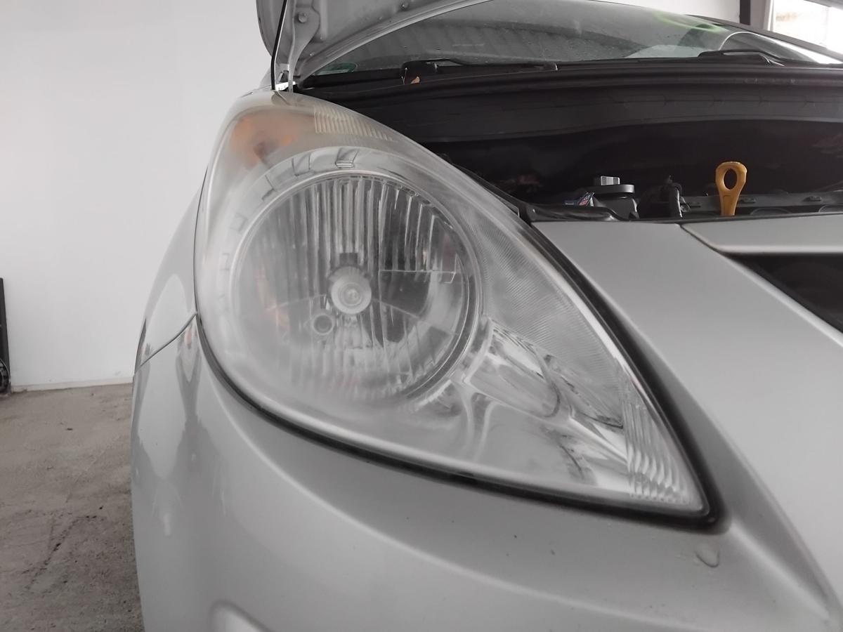 Hyundai i20 PB original Scheinwerfer vorn rechts Halogen mit LWR vergilbt BJ2011