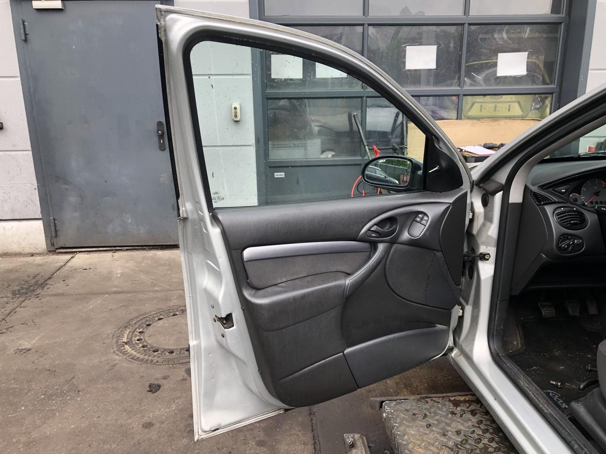 Ford Focus DNW original Tür vorn links Fahrer Polarsilber Bj 2001