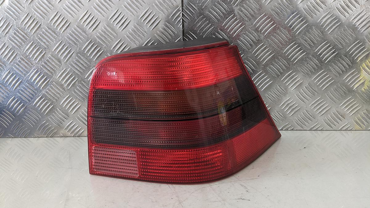 VW Golf 4 1J IV GT Rückleuchte rot schwarz rechts 1J6945112S