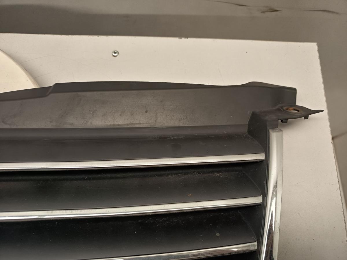 VW Passat 3B6 original K&uuml;hlergrill L041 Brilliantschwarz Baujahr 2000