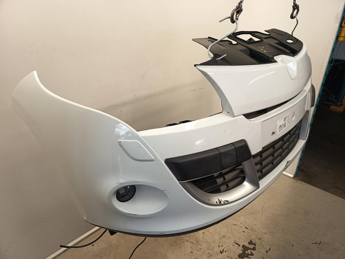 Renault Megane III original Sto&szlig;stange F&auml;nger vor Front wei&szlig; Bj 2009