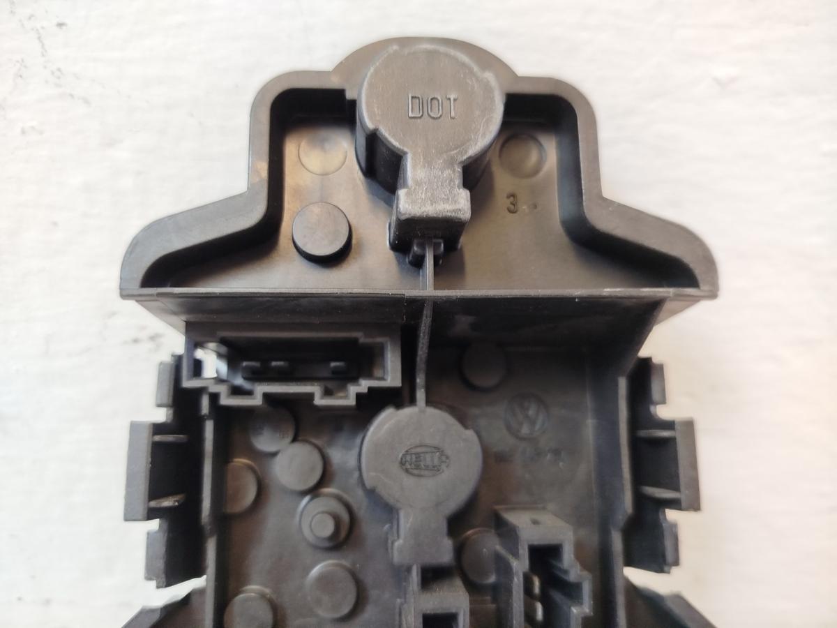 VW Golf III Cabrio 1EX Lampentr&auml;ger Lampenfassung hinten links