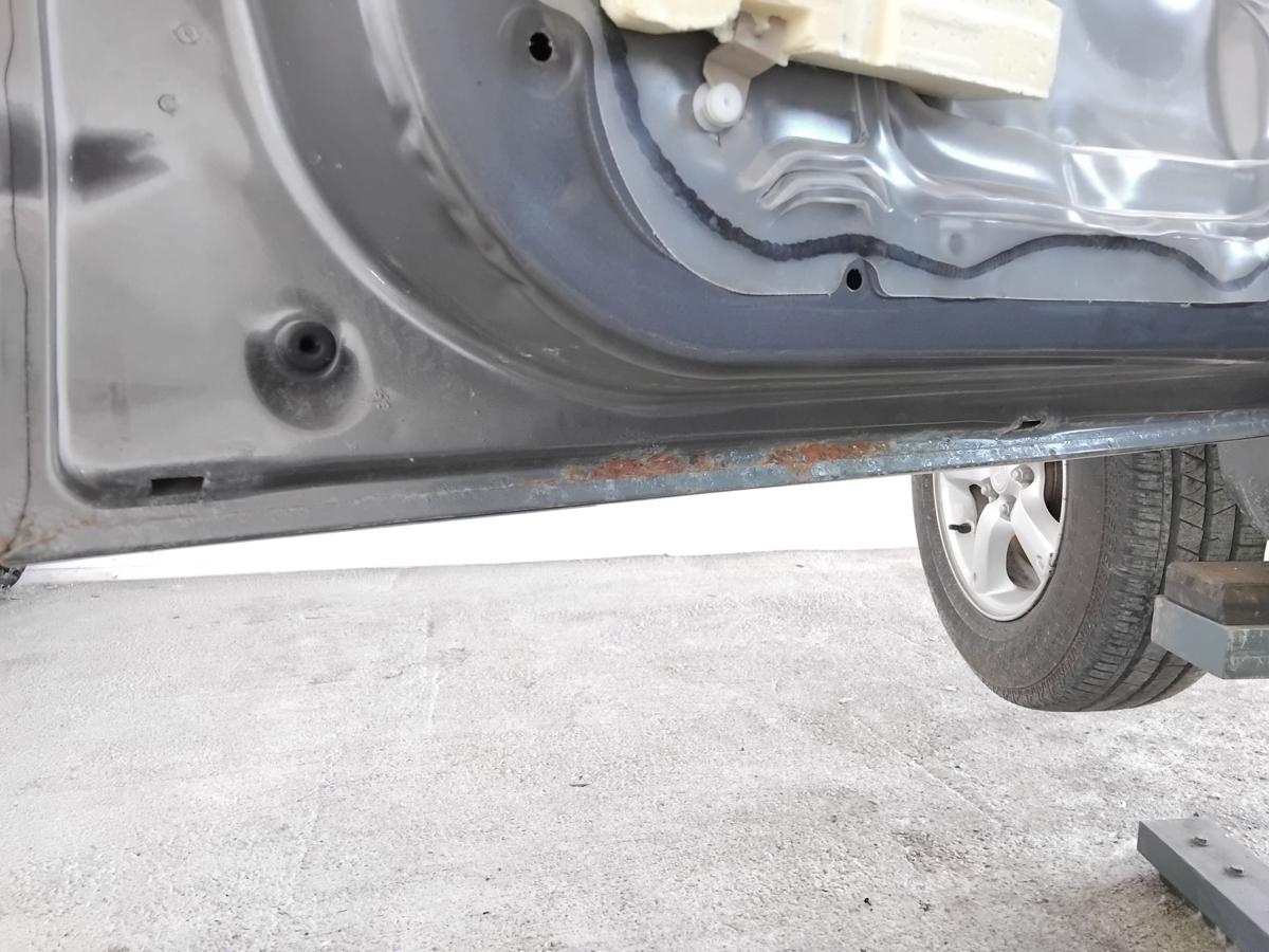 Mazda Tribute EP2 T&uuml;r vorn links Fahrert&uuml;r graumetallic BJ2006 Anrostung
