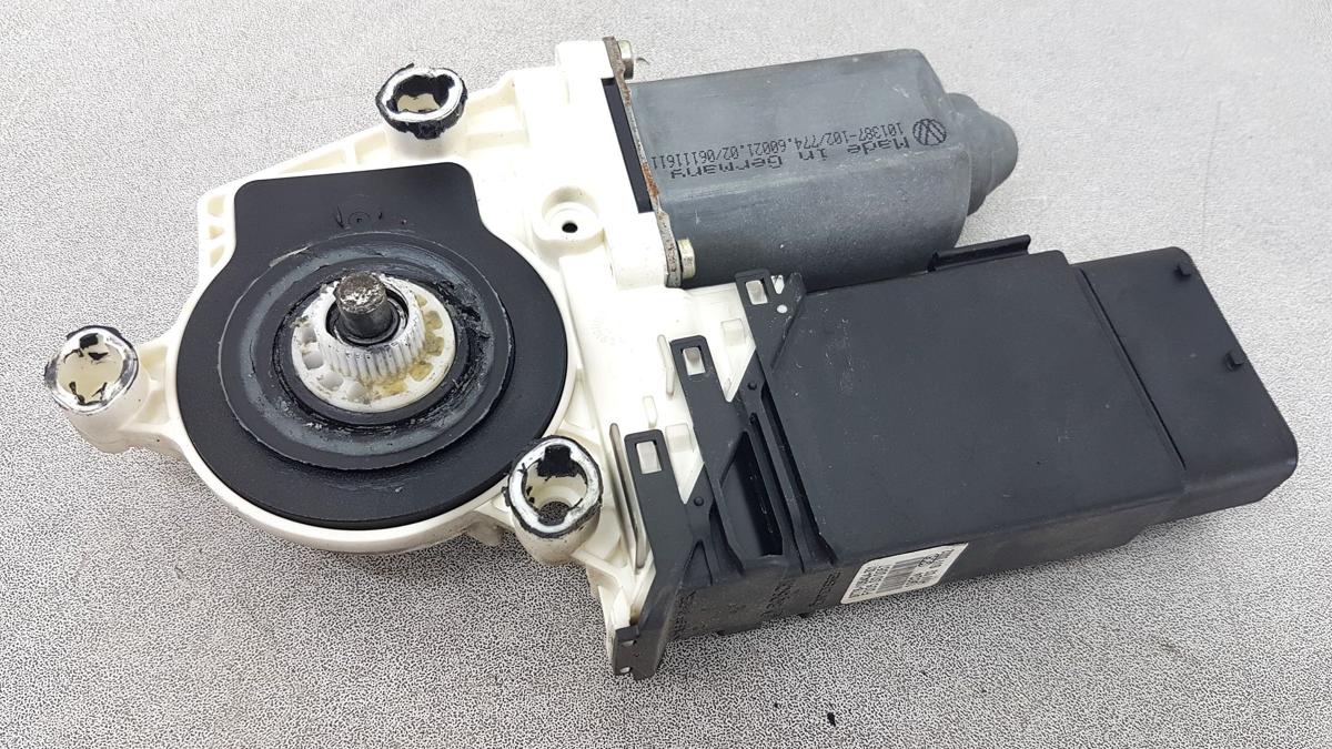 VW Golf IV Fensterhebermotor vorn links 1C0959801A 9776105404301 Bj02 Motor Fensterheber