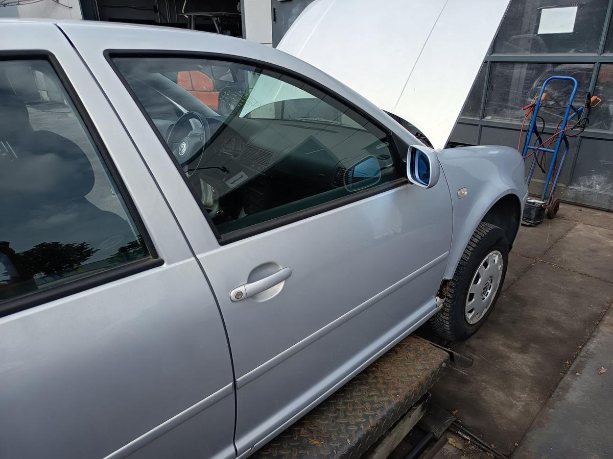 VW Golf IV original T&uuml;r vorn rechts Beifahrer Rohbau B7Z Satinsilber Bj 1998