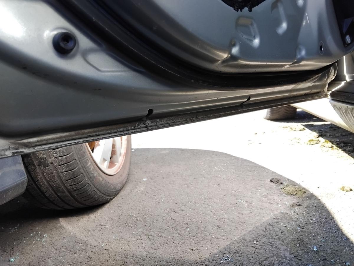 Toyota Avensis T25 Kombi T&uuml;r hinten links silbermetallic 1C0 BJ2005