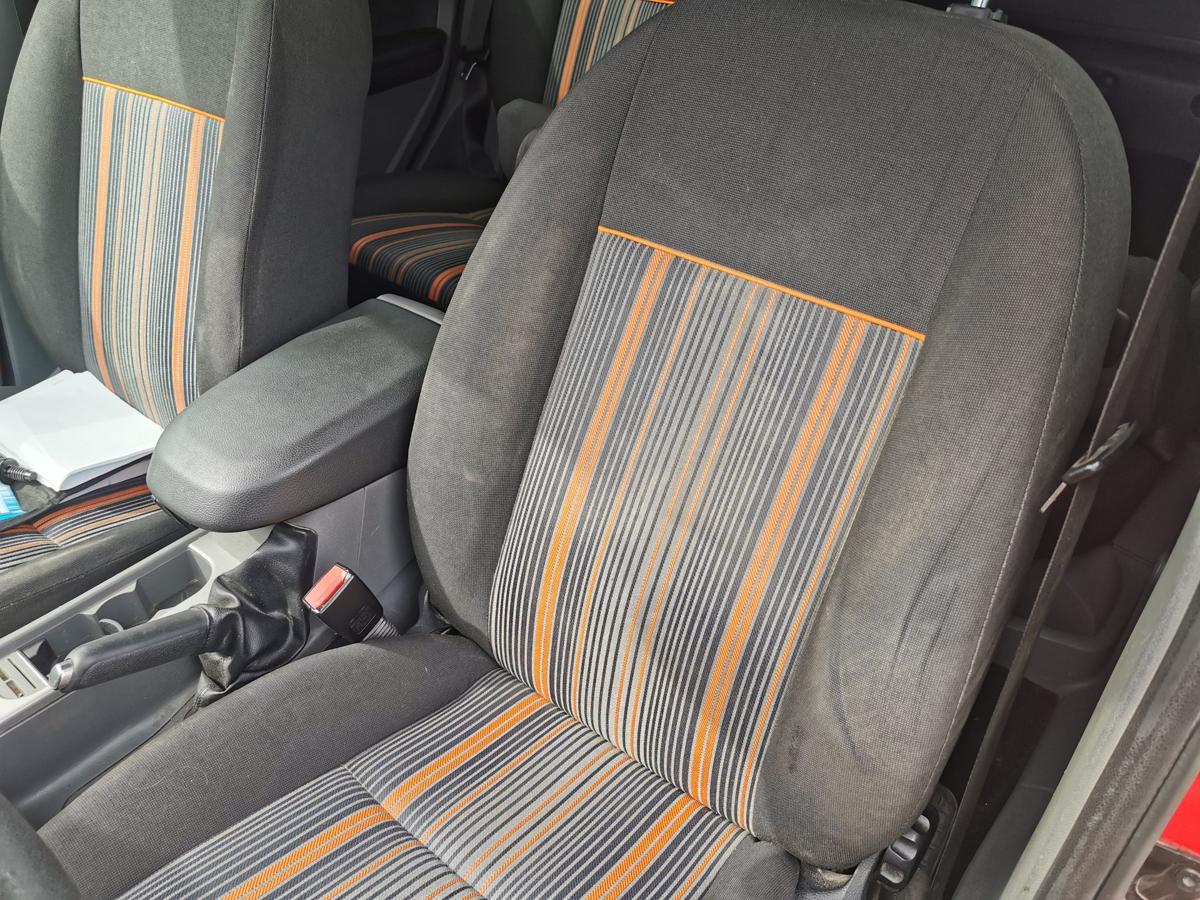 Ford Focus DA3 Fahrersitz Sitz Autositz vorn links Stoff 5 Türer