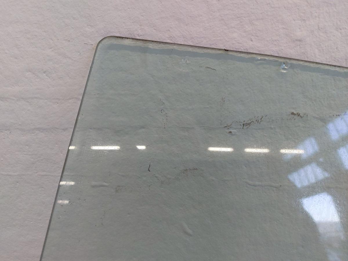 Toyota Yaris XP13 T&uuml;rscheibe hinten links Seitenscheibe Fenster Colorglas
