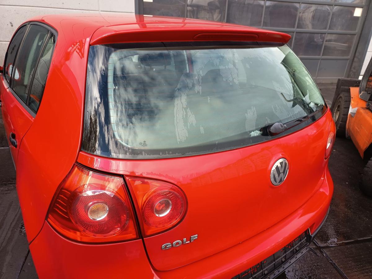 VW Golf V original Heckklappe mit Scheibe Klappe hinten LY3D Tornadorot Bj 2004 VW Golf V original Heckklappe mit Scheibe Klappe hinten LY3D Tornadorot Bj 2004