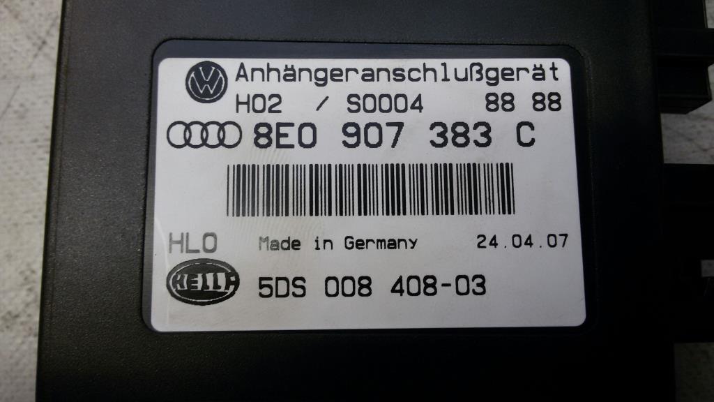 VW Touran 1T GP1 Steuergerät Anhängerkupplung 8E0907383C 5DS00840803 HELLA 2007