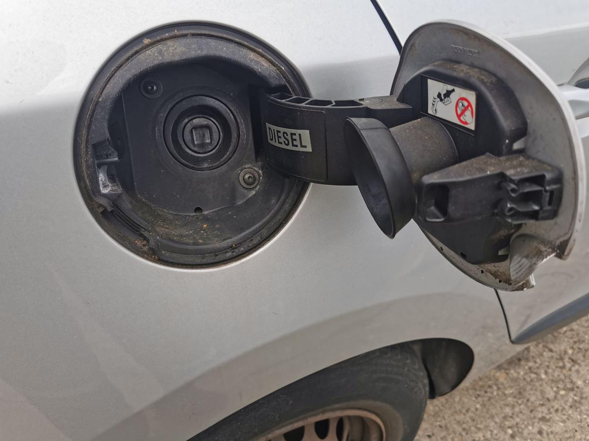 Renault Megane III Z Kombi Tankklappe Tankdeckel Tankverschluss TED69 GREY