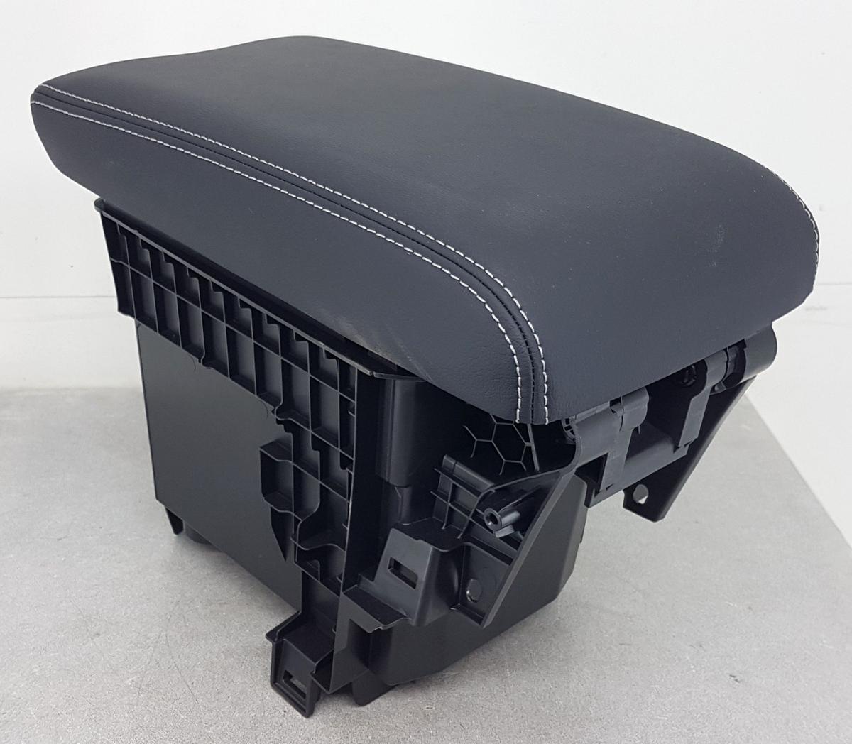 Mitsubishi Eclipse Cross Mittelarmlehne Bj2023 schwarz