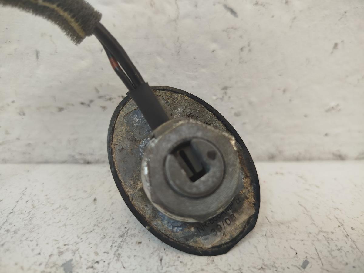 Mitsubishi Colt Z30 Antennenfuss Dachantenne ohne Dichtung Stecker vergleichen