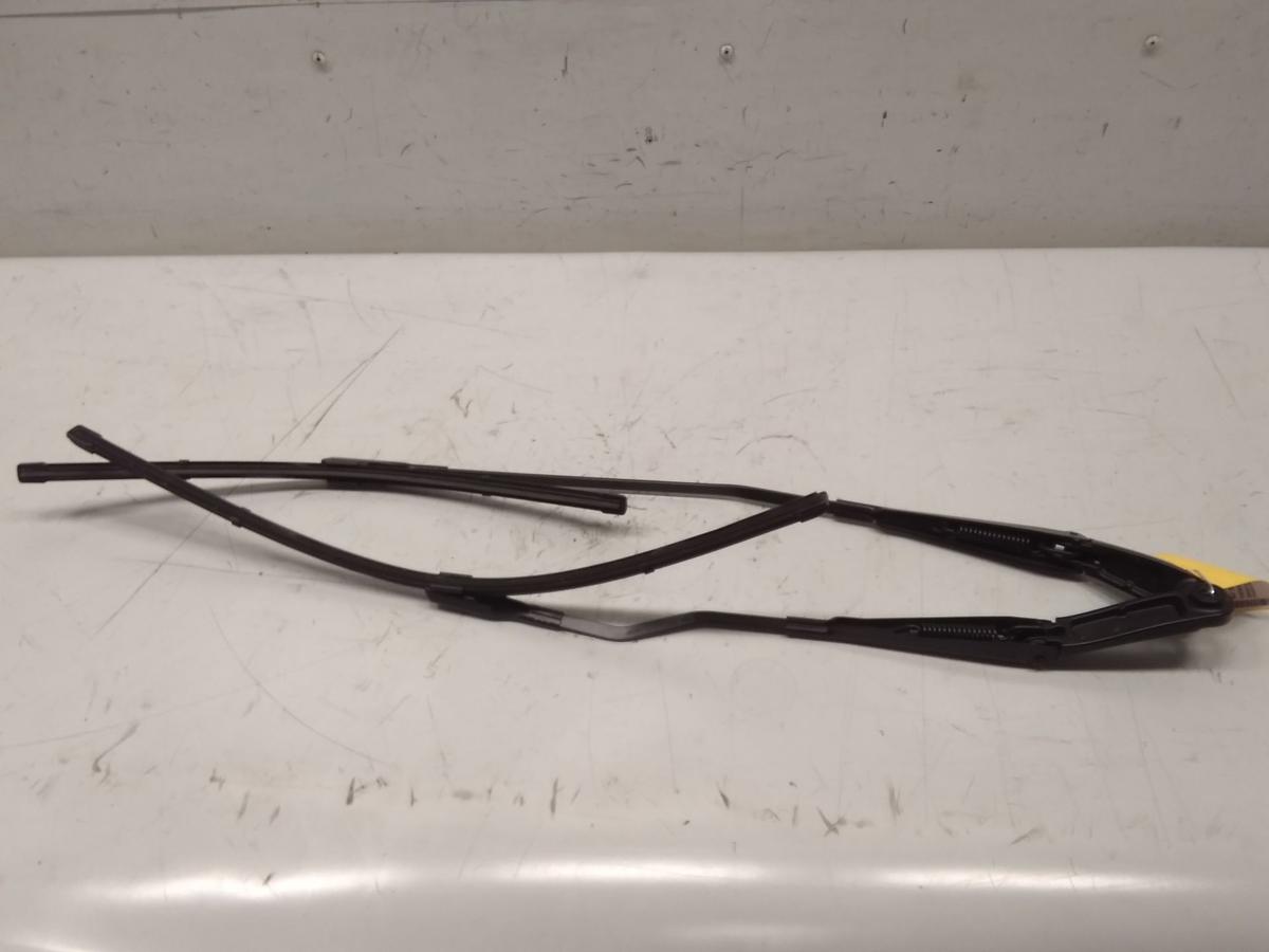 Porsche Macan 2 Turbo Typ XAB 95C original Satz Wischerarme vorn Bj.2024