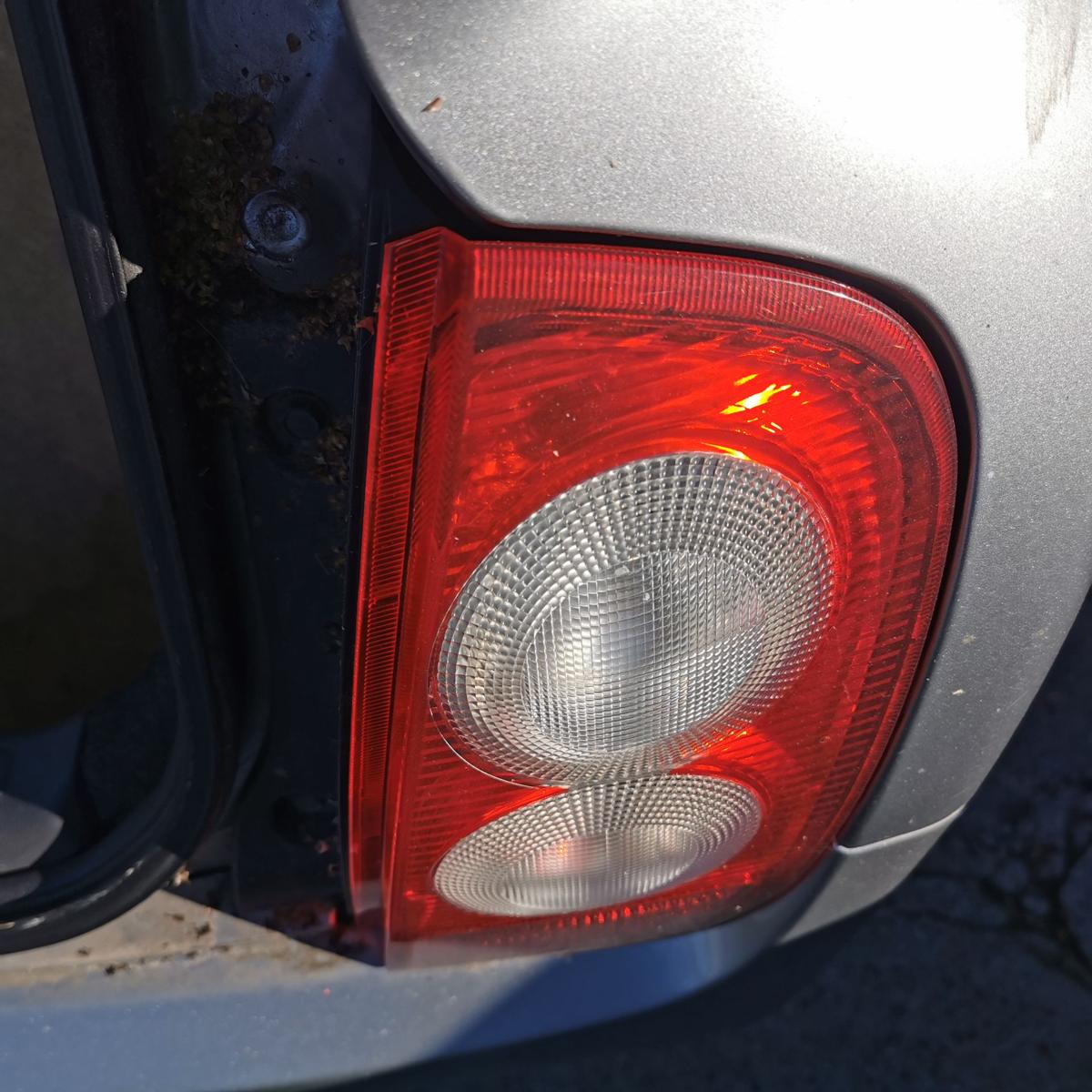 Nissan Micra K12 Rückleuchte Schlussleuchte Rücklicht Lampe hinten rechts 3Trg