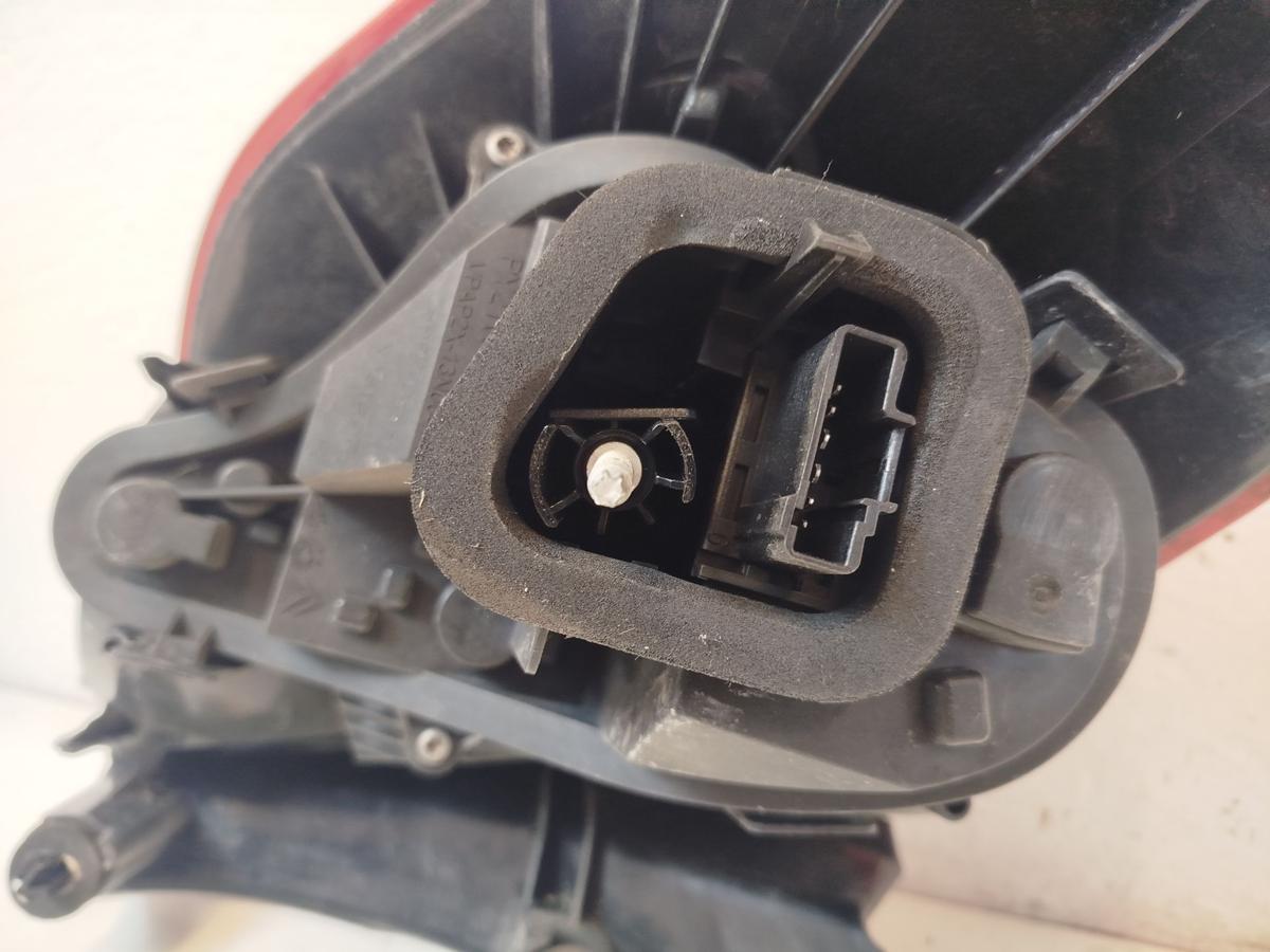 Citroen C4 II Typ N R&uuml;ckleuchte rechts au&szlig;en Ecke R&uuml;cklicht Heckleuchte Au&szlig;enteil