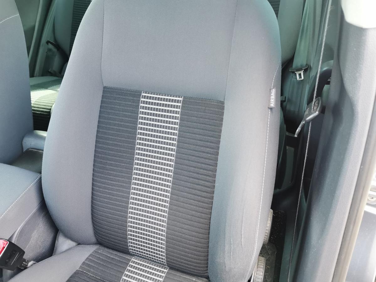 VW Golf Plus 5M Sitz Fahrersitz Autositz vorn links Stoff TEXT BILDER