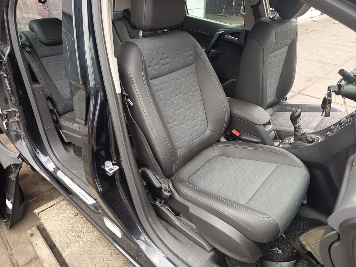 Opel Meriva B Beifahrersitz vorn rechts Stoff/Leder grau/anthrazit TABZ Bj 2012