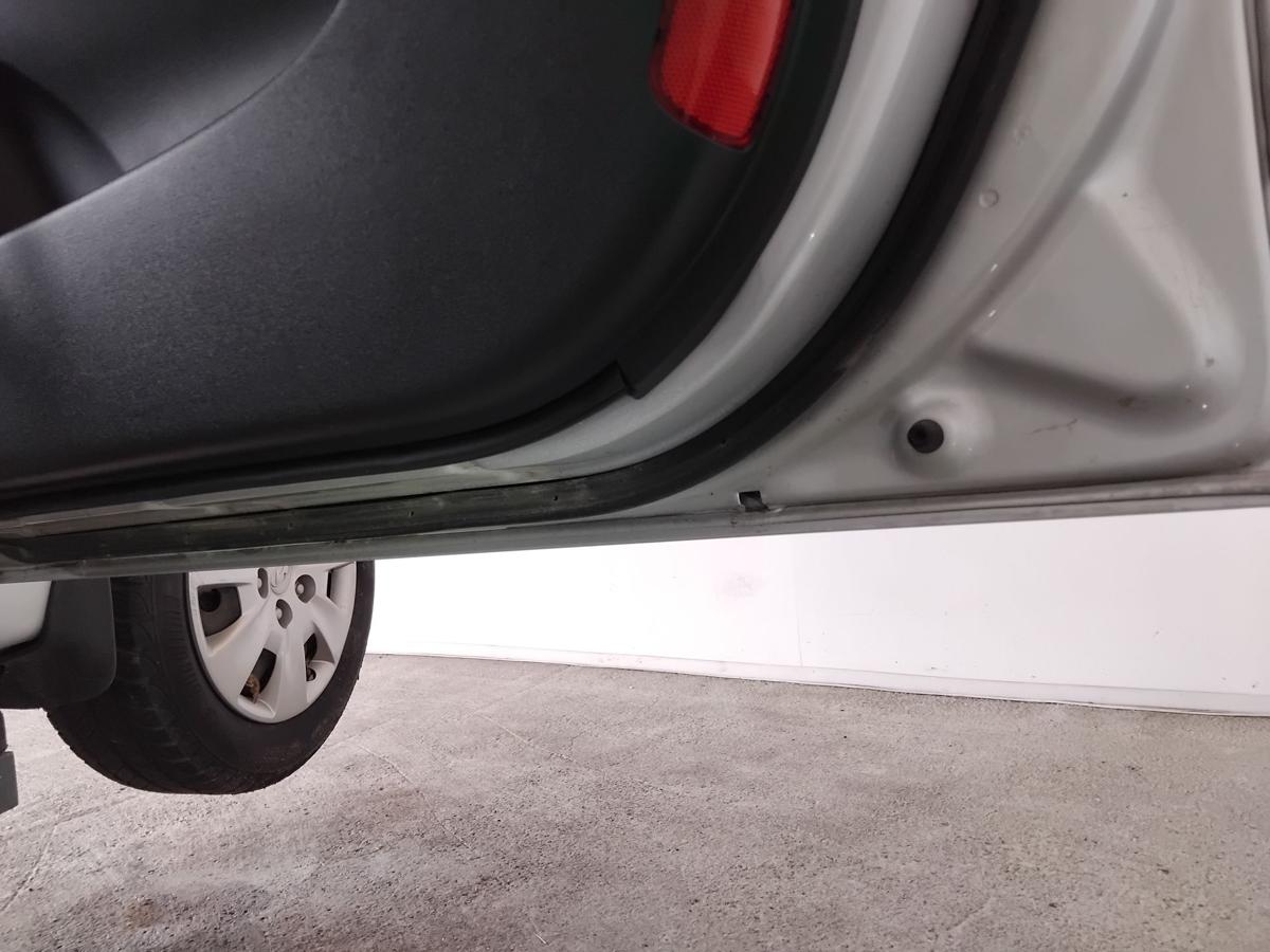 Hyundai i30cw Kombi FD T&uuml;r vorn rechts Beifahrert&uuml;r BJ2009 2R Continental Silver