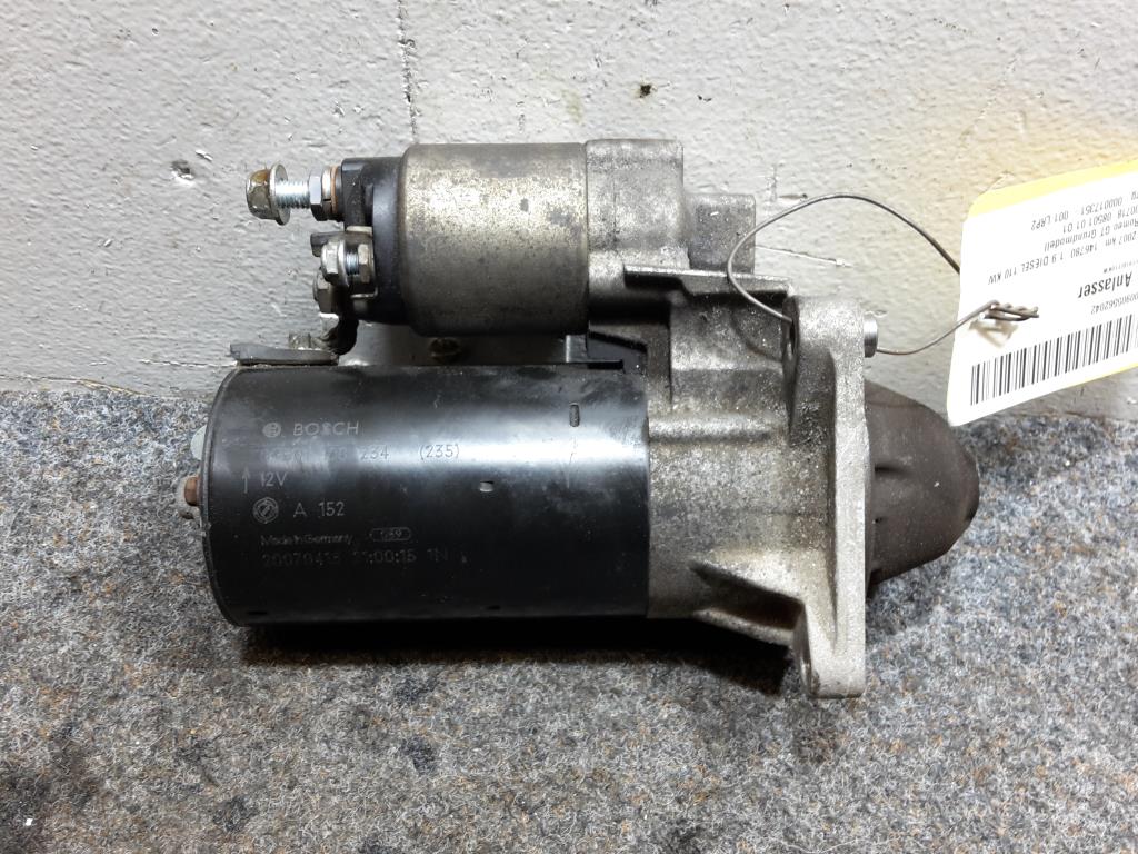 Alfa GT 937 BJ 2007 Anlasser Starter 1.9D 110KW 0001108234 Bosch