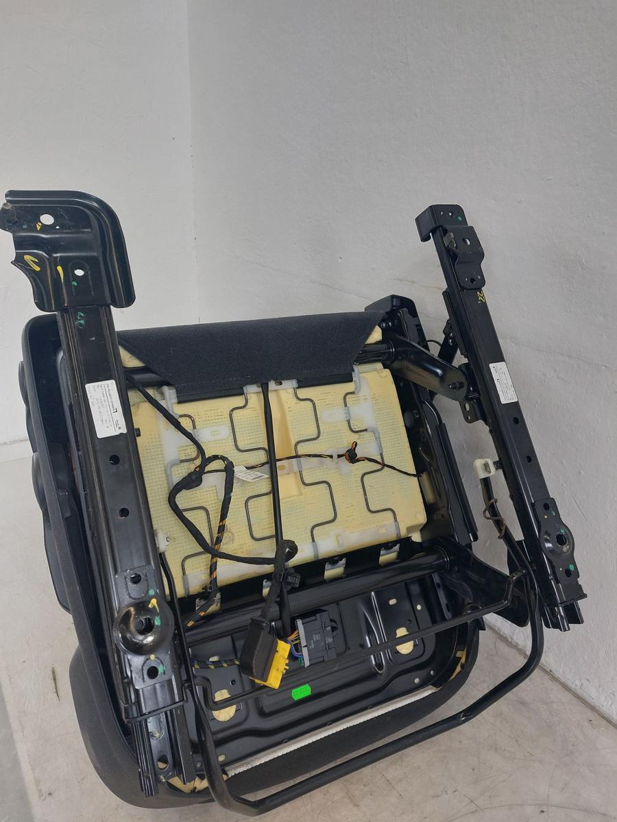 Peugeot 3008 I Typ 0U Sitz vorn links Fahrersitz mit Heizung Stoff Autositz