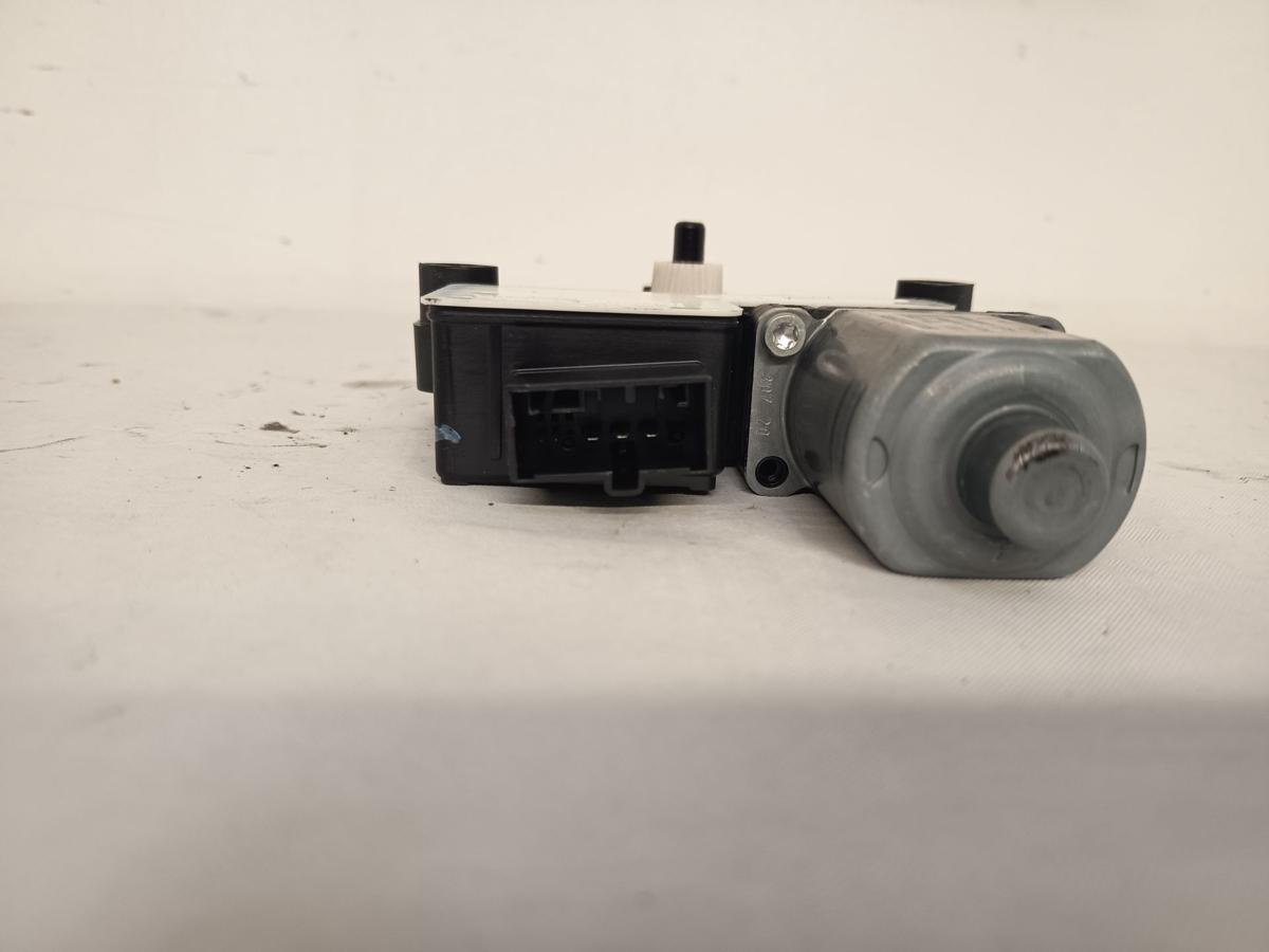 VW Polo VI AW original Motor Fensterheber vorn rechts Bj 2021