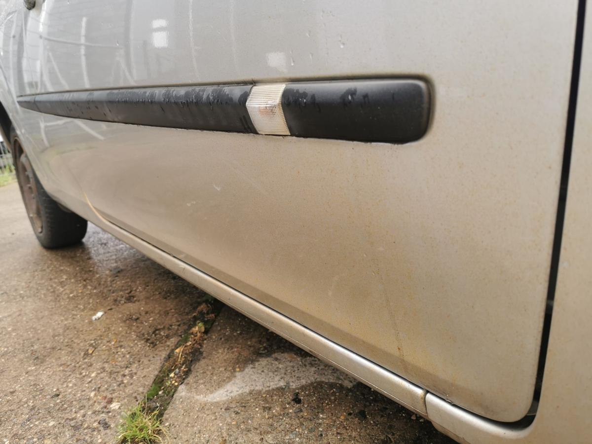 Renault Clio III R Beifahrertür Tür Autotür Rohbau rechts 3trg TED69 Gris Platin