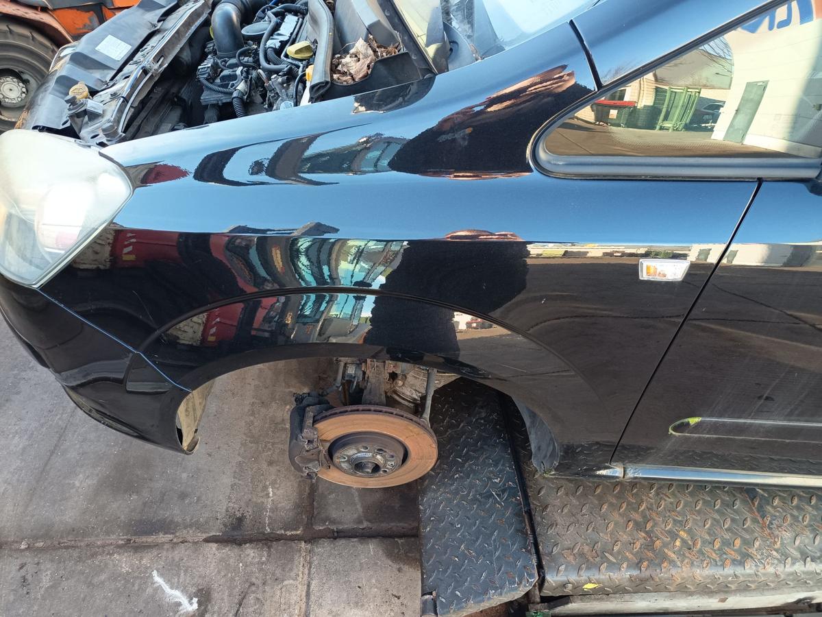 Opel Zafira B original Kotfl&uuml;gel links Z20R schwarz vor Facelift Bj 2005