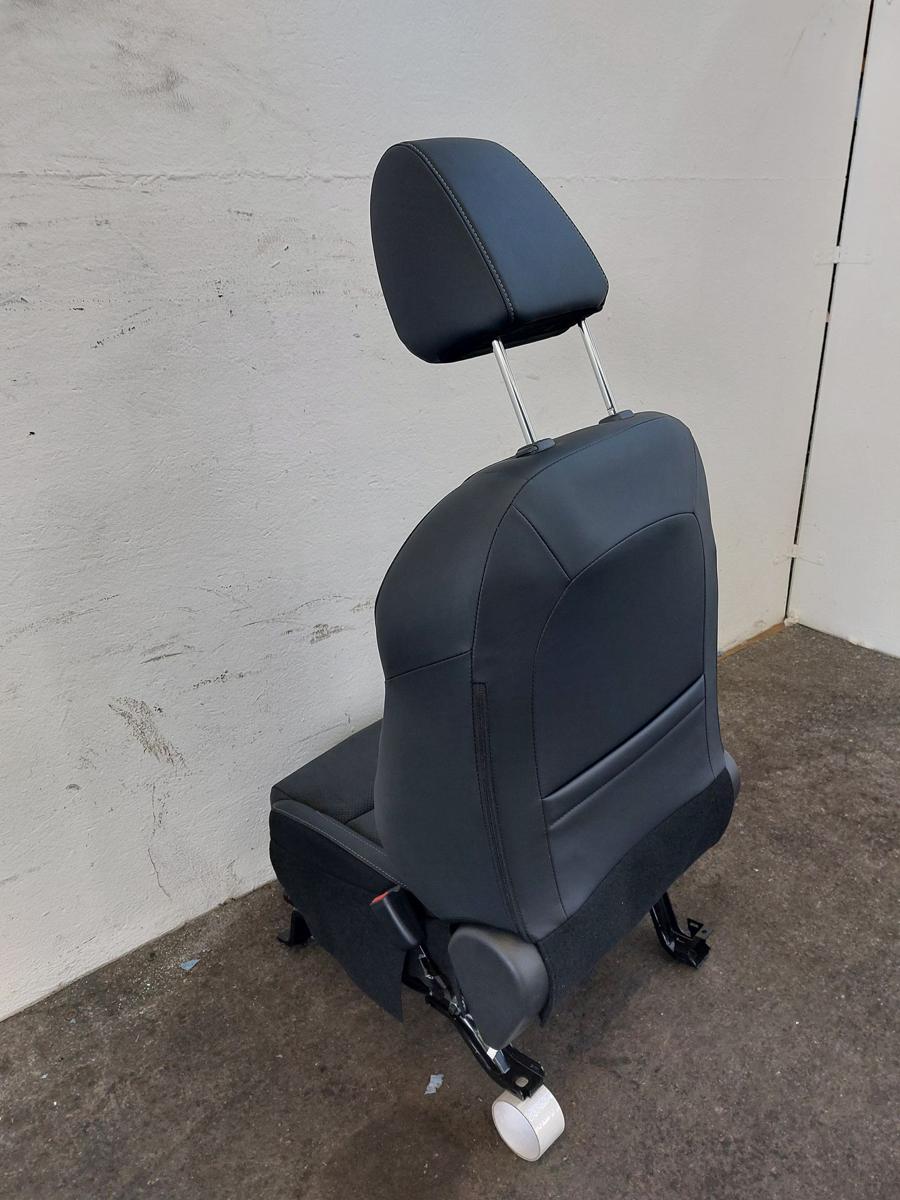 Mitsubishi Eclipse Cross GK0 ab21 Sitz vorn rechts Beifahrersitz mechanisch OEM