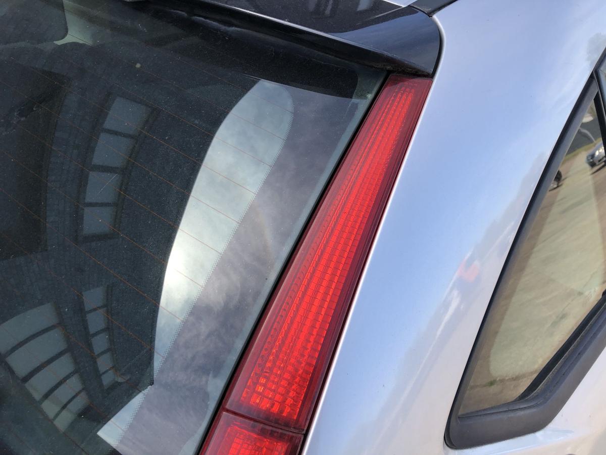 Citroen C4 Typ L R&uuml;ckleuchte rechts Ober- und Unterteil 5 t&uuml;rig R&uuml;cklicht