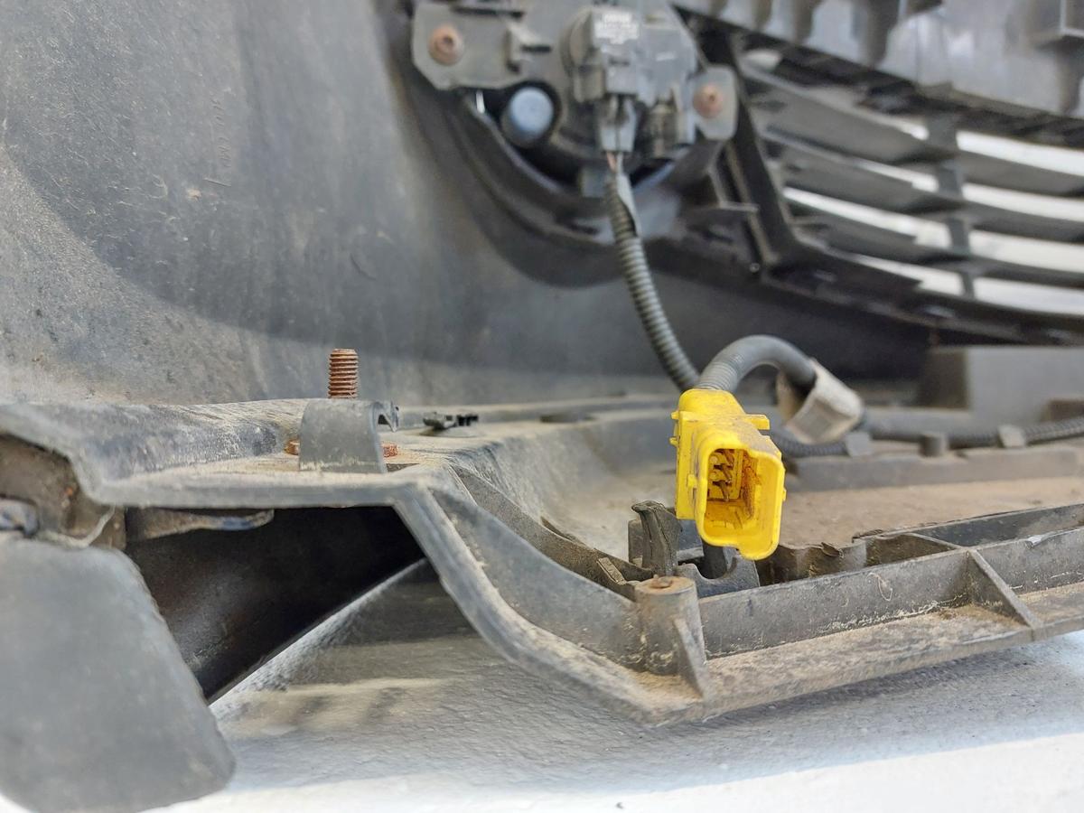Renault Clio 3 III R Stoßfänger vorn Frontschürze OV460 blau Beschädigt