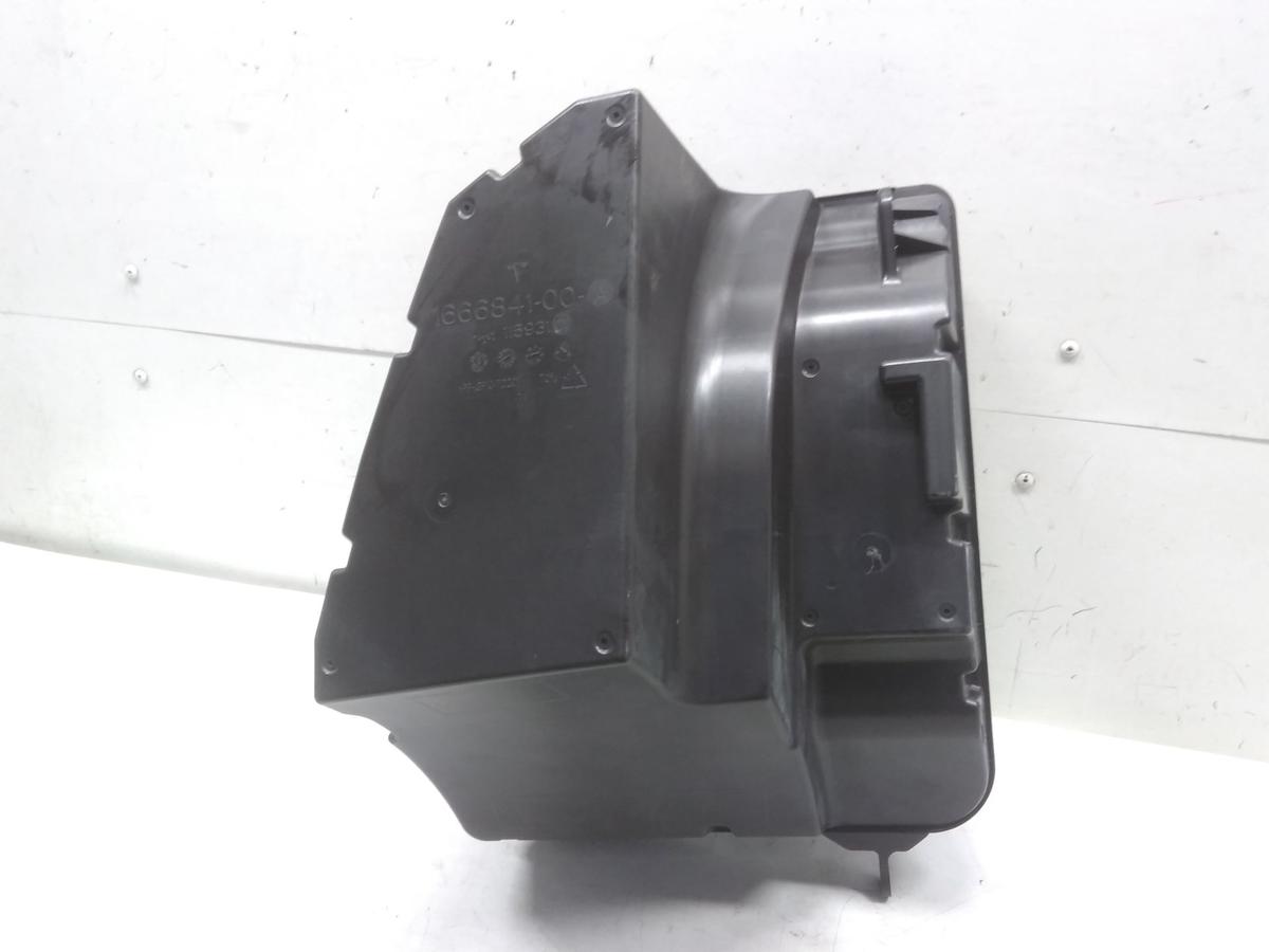 Tesla Model Y original Subwoofer Lautsprecher hinten mit Gehäuse Bj.2022