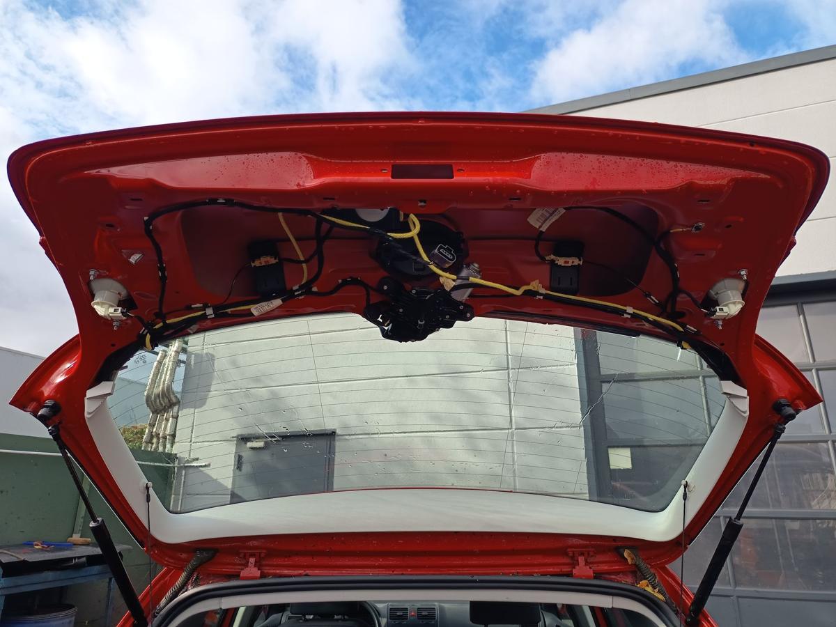 VW Golf V original Heckklappe mit Scheibe Klappe hinten LY3D Tornadorot Bj 2004 VW Golf V original Heckklappe mit Scheibe Klappe hinten LY3D Tornadorot Bj 2004