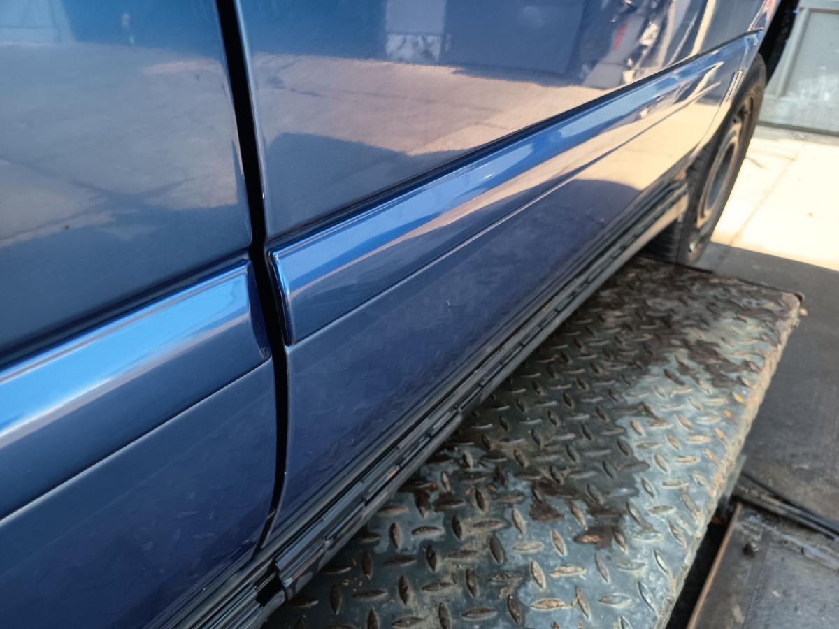 VW Vento 1HX original T&uuml;r vorn rechts Beifahrer R5V Fjordblau Bj 1996