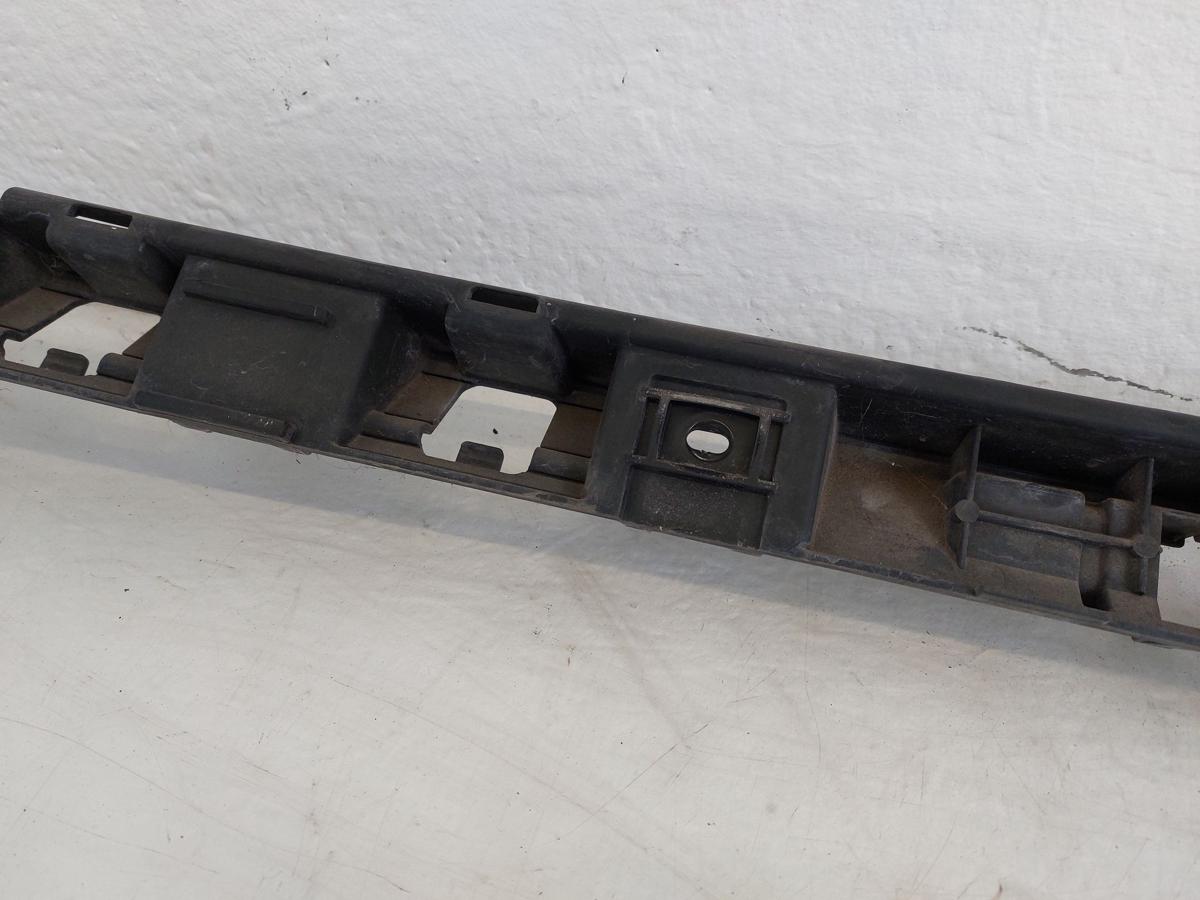 VW Passat CC Halter Befestigung mittig Sto&szlig;f&auml;nger hinten OEM