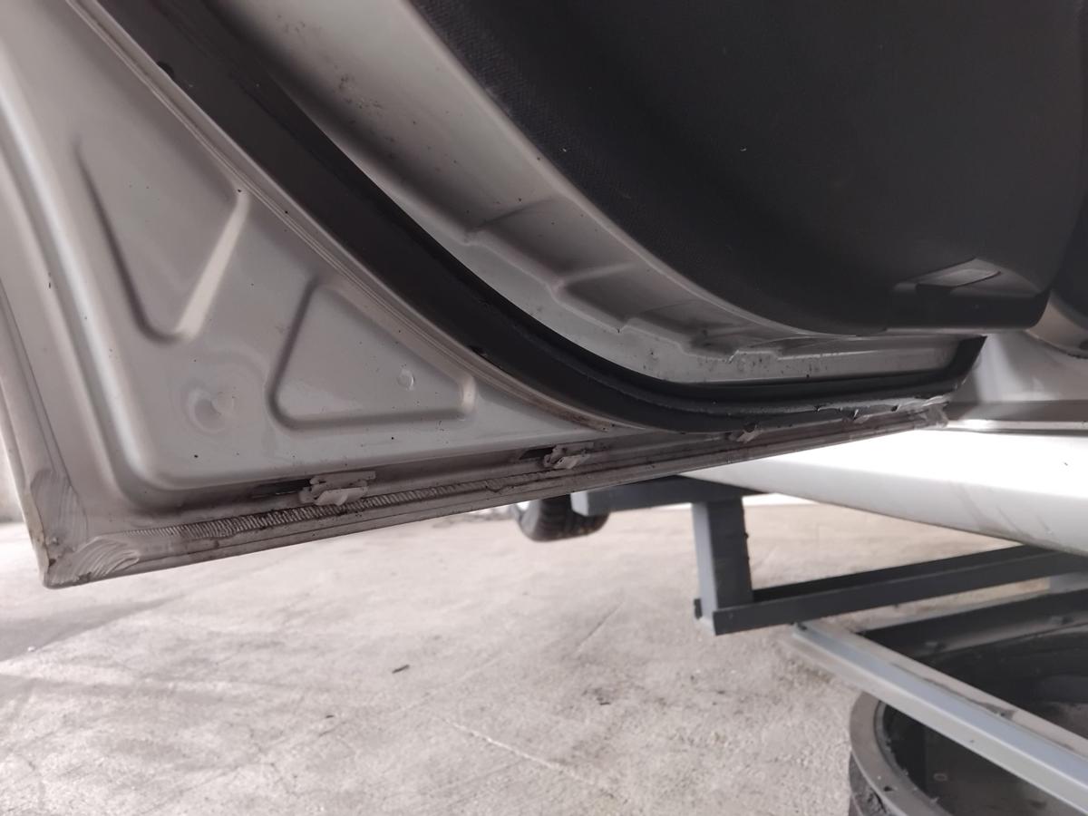 Mercedes E-Klasse Kombi S211 T&uuml;r hinten links C744 brillantsilber BJ2004