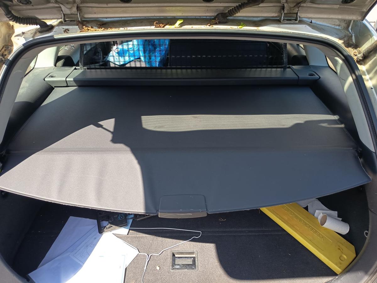 Toyota Avensis T25 Kombi Laderaumabdeckung mit Netz anthrazit Bj 2005