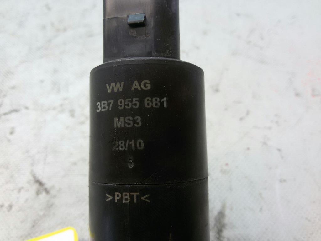 VW Passat CC 3B7955681 Pumpe Scheinwerferreinigung original BJ2010