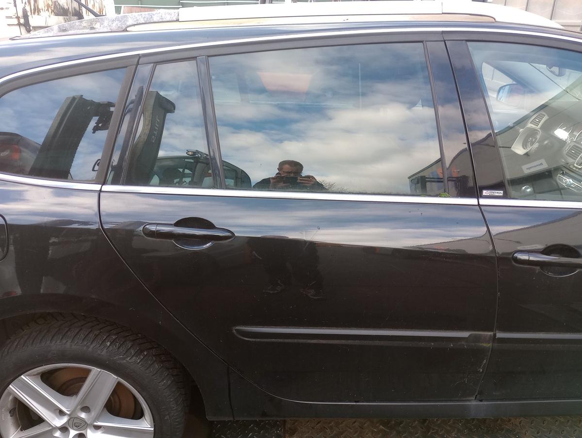 Renault Laguna 3 Grandtour orig Tür hinten rechts 676 Perlmuttschwarz met Bj 10