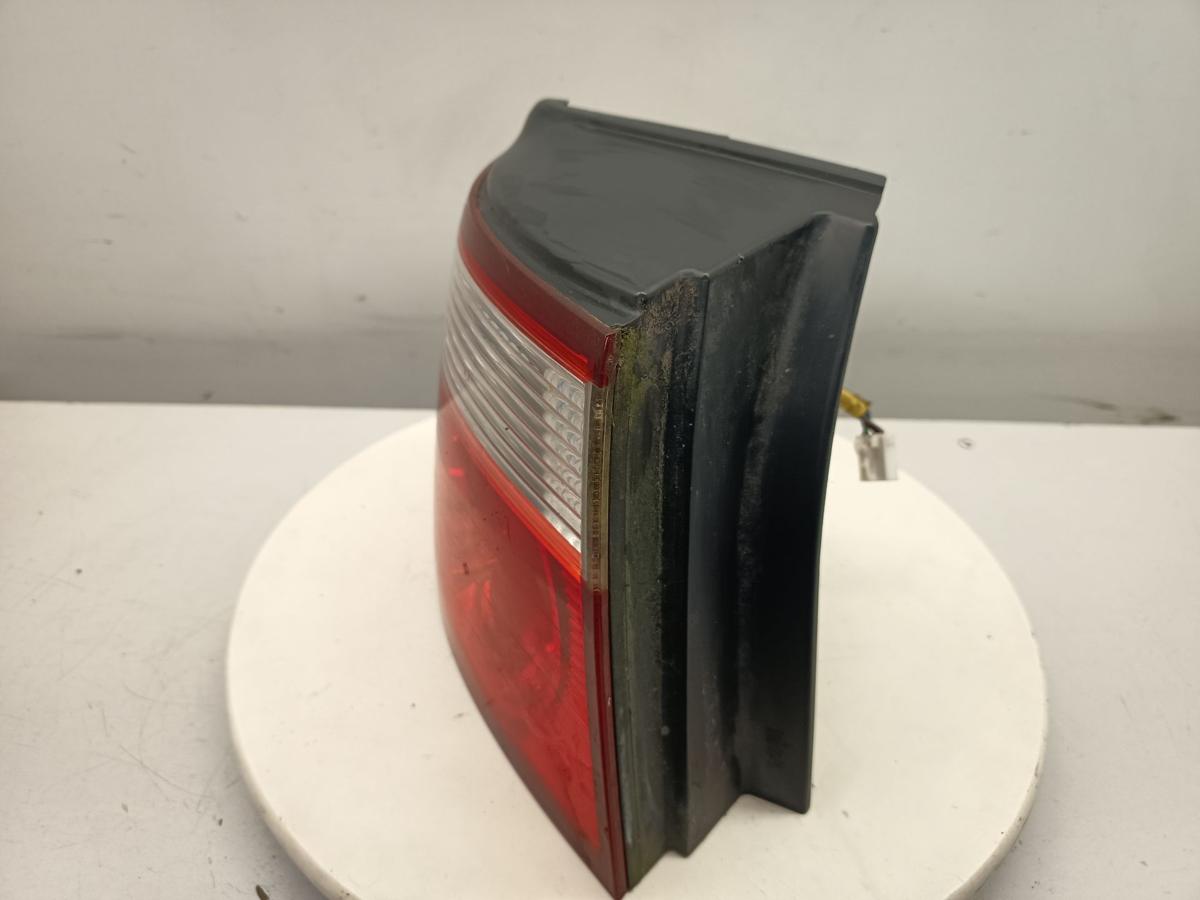 Kia Carens II original R&uuml;ckleuchte au&szlig;en links Baujahr 2003