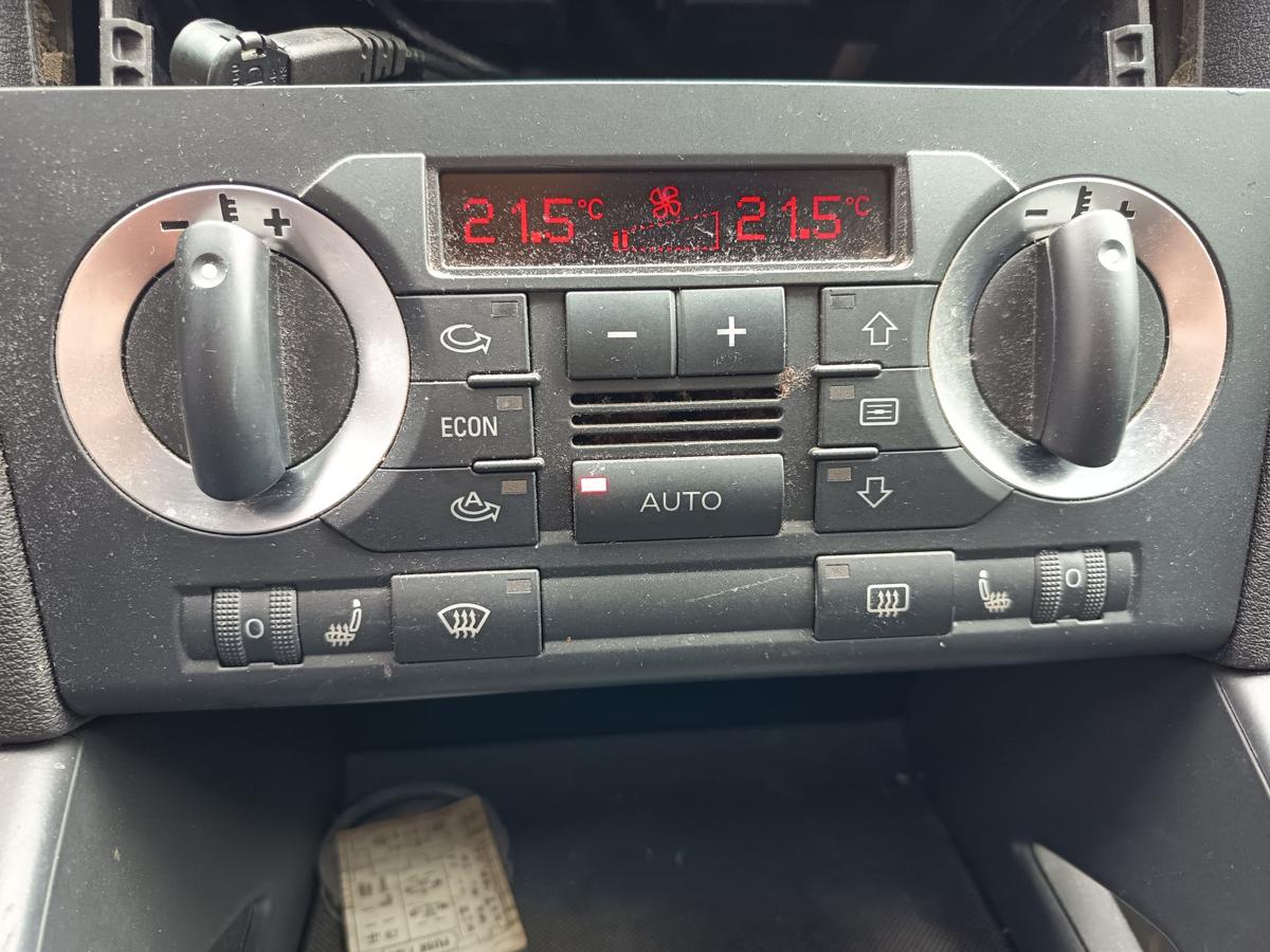 Audi A3 original Klimabedienteil Heizungsbet&auml;tigung Climatronic 8P0820043J Bj 05